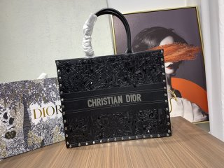 Dior  Dior