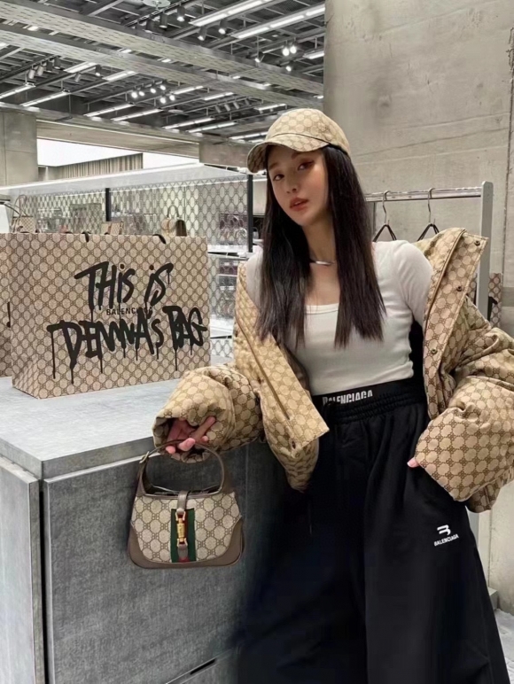 Balenciaga-7  Balenciaga-7