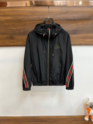 Hoodies & Sweatshirts