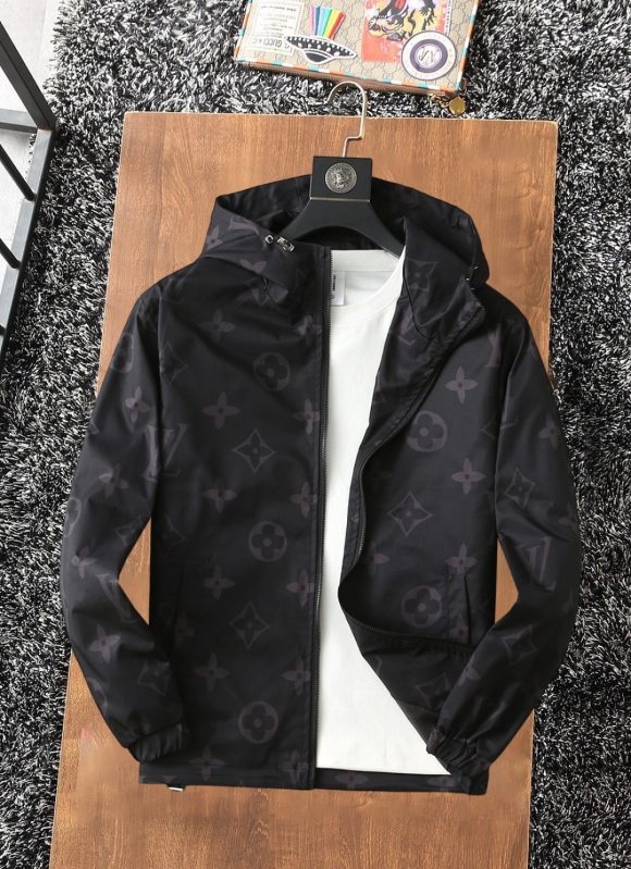 Hoodies & Sweatshirts