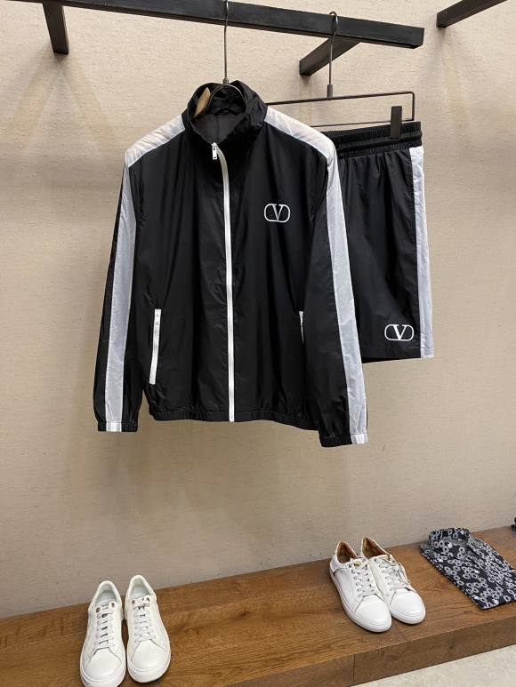 Hoodies & Sweatshirts  Hoodies & Sweatshirts