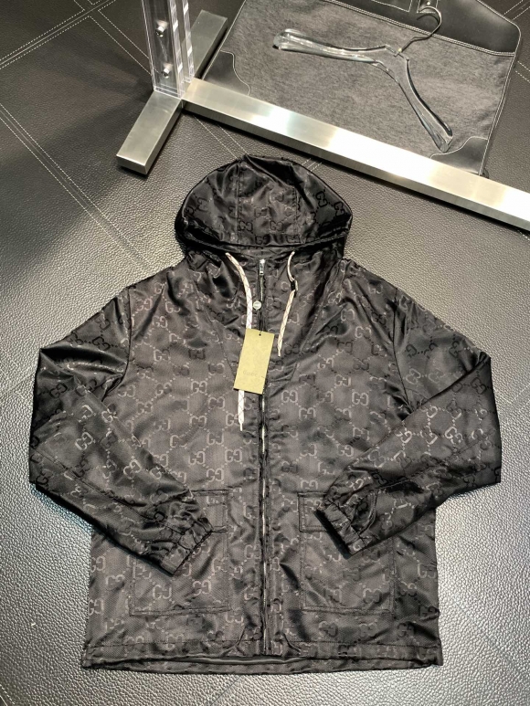 Hoodies & Sweatshirts