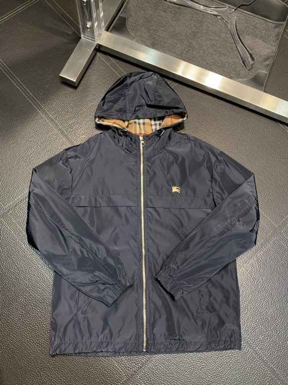 Hoodies & Sweatshirts