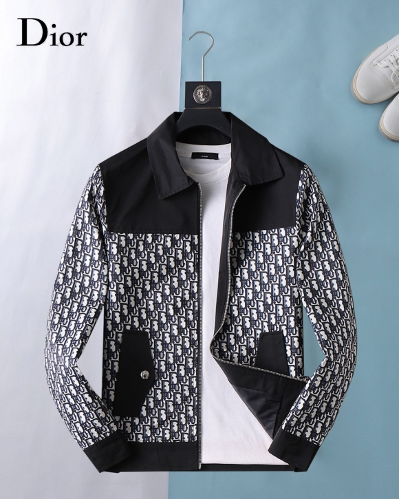 Hoodies & Sweatshirts