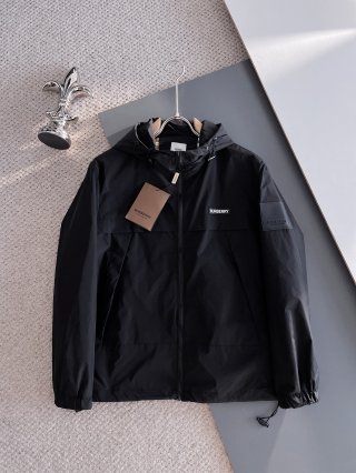 Hoodies & Sweatshirts