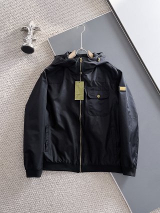 Hoodies & Sweatshirts