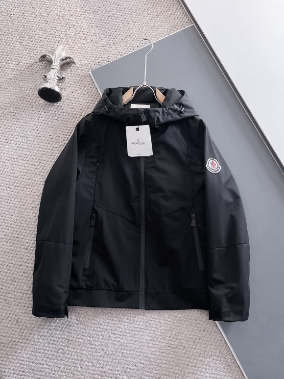 Hoodies & Sweatshirts