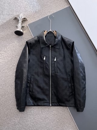 Hoodies & Sweatshirts