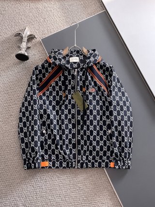 Hoodies & Sweatshirts