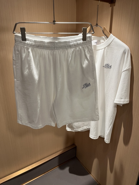 Leisure suit Leisure suit