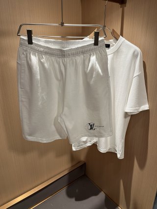 Leisure suit Leisure suit