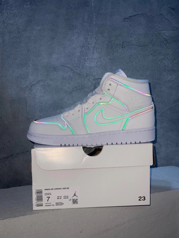 AirJordan1MidSHOES