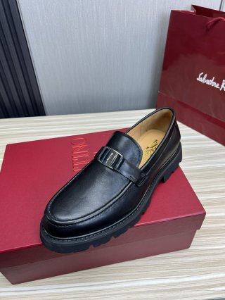 FerragamoSHOES