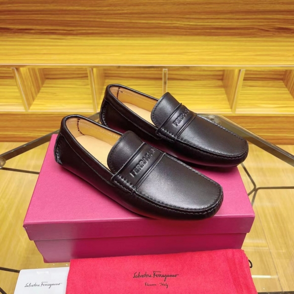 FerragamoSHOES
