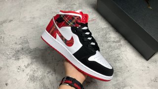 AirJordan1MidSHOES