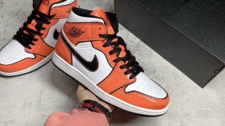 AirJordan1MidSHOES