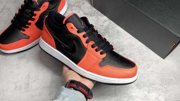 AirJordan1LowSHOES