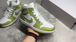 AirJordan1MidSHOES