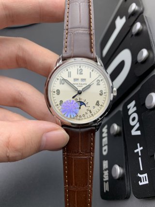 PATEK PHILIPPE  PATEK PHILIPPE