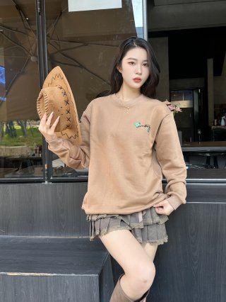 Hoodies & Sweatshirts