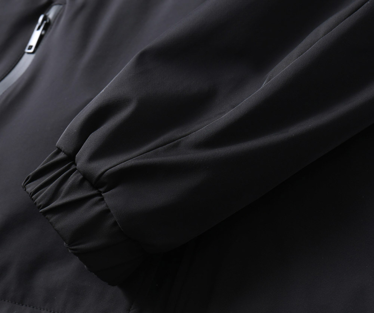 Hoodies & Sweatshirts