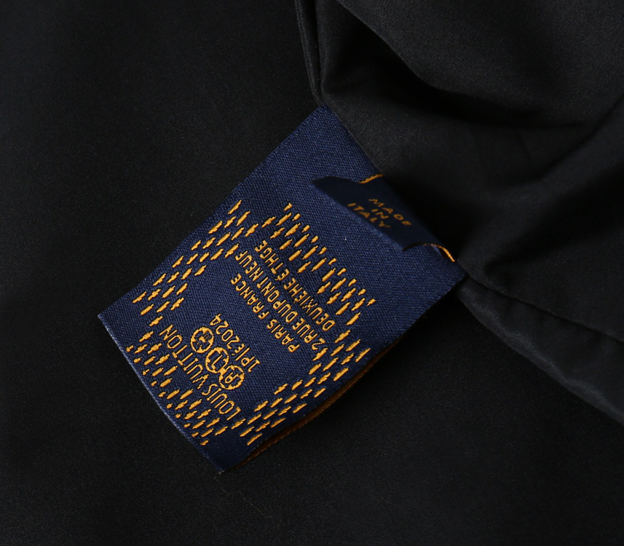 Hoodies & Sweatshirts