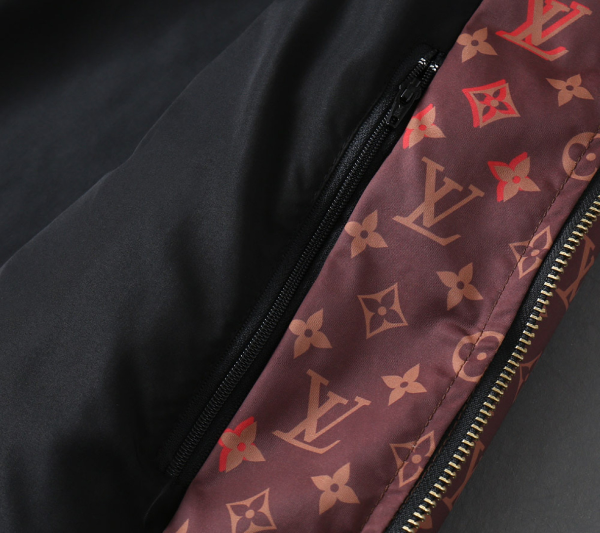 Hoodies & Sweatshirts