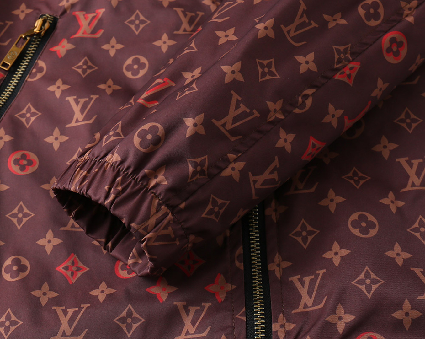 Hoodies & Sweatshirts