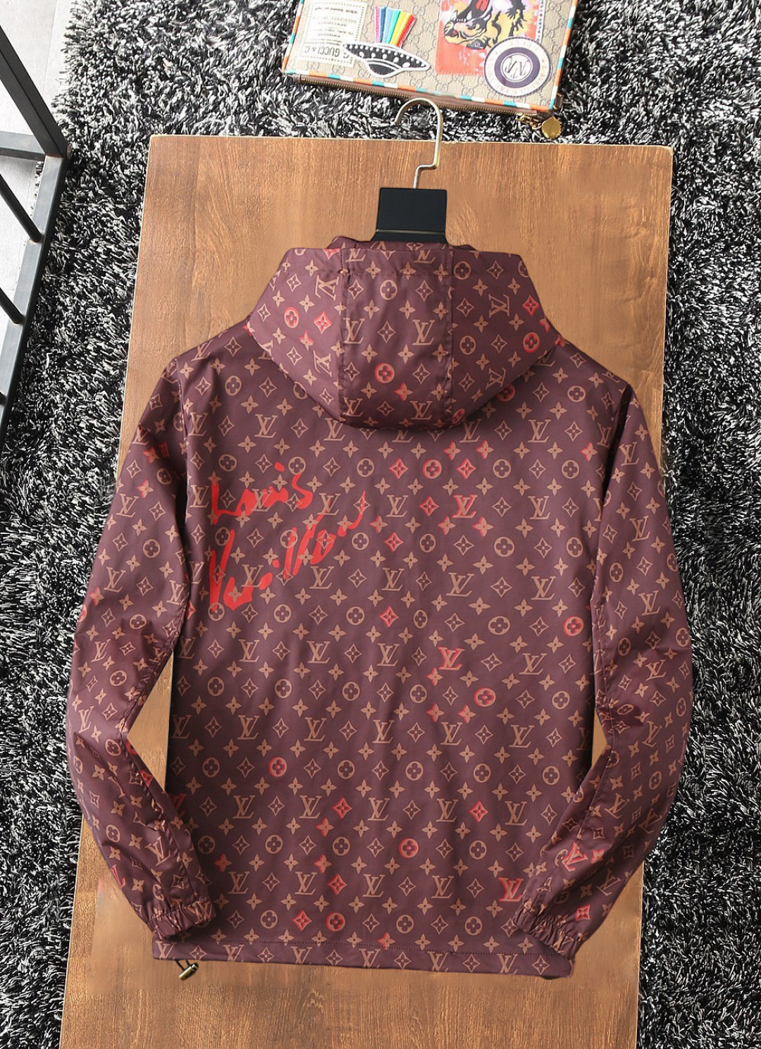 Hoodies & Sweatshirts