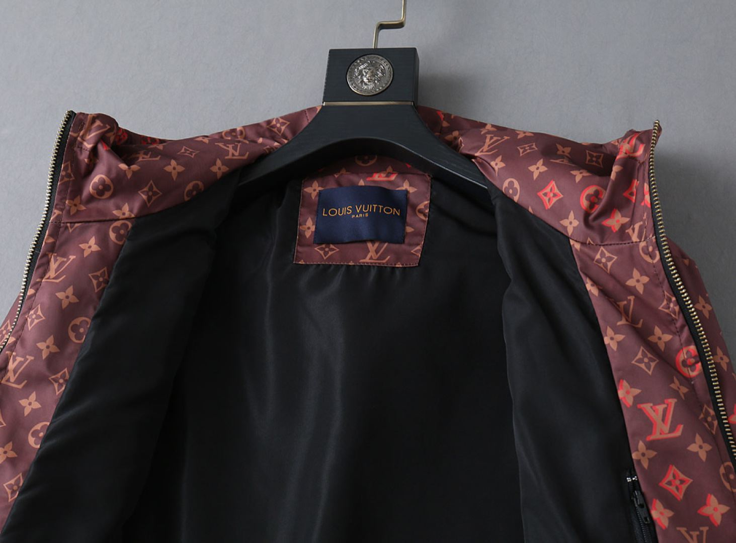 Hoodies & Sweatshirts