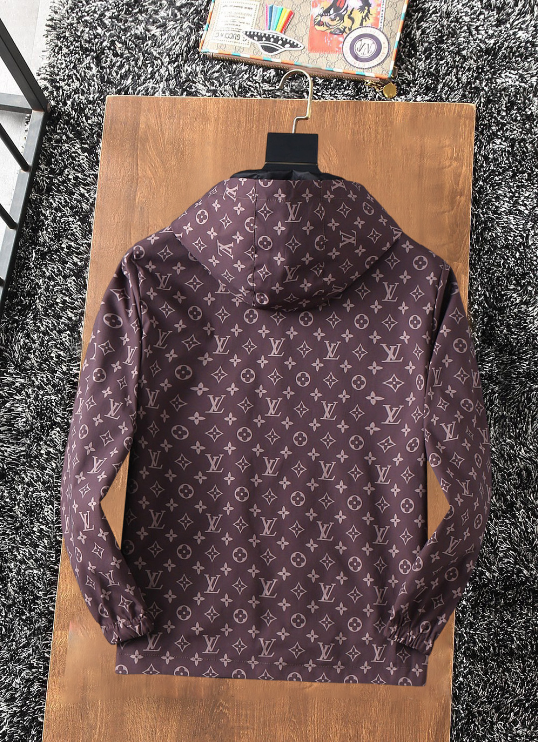 Hoodies & Sweatshirts