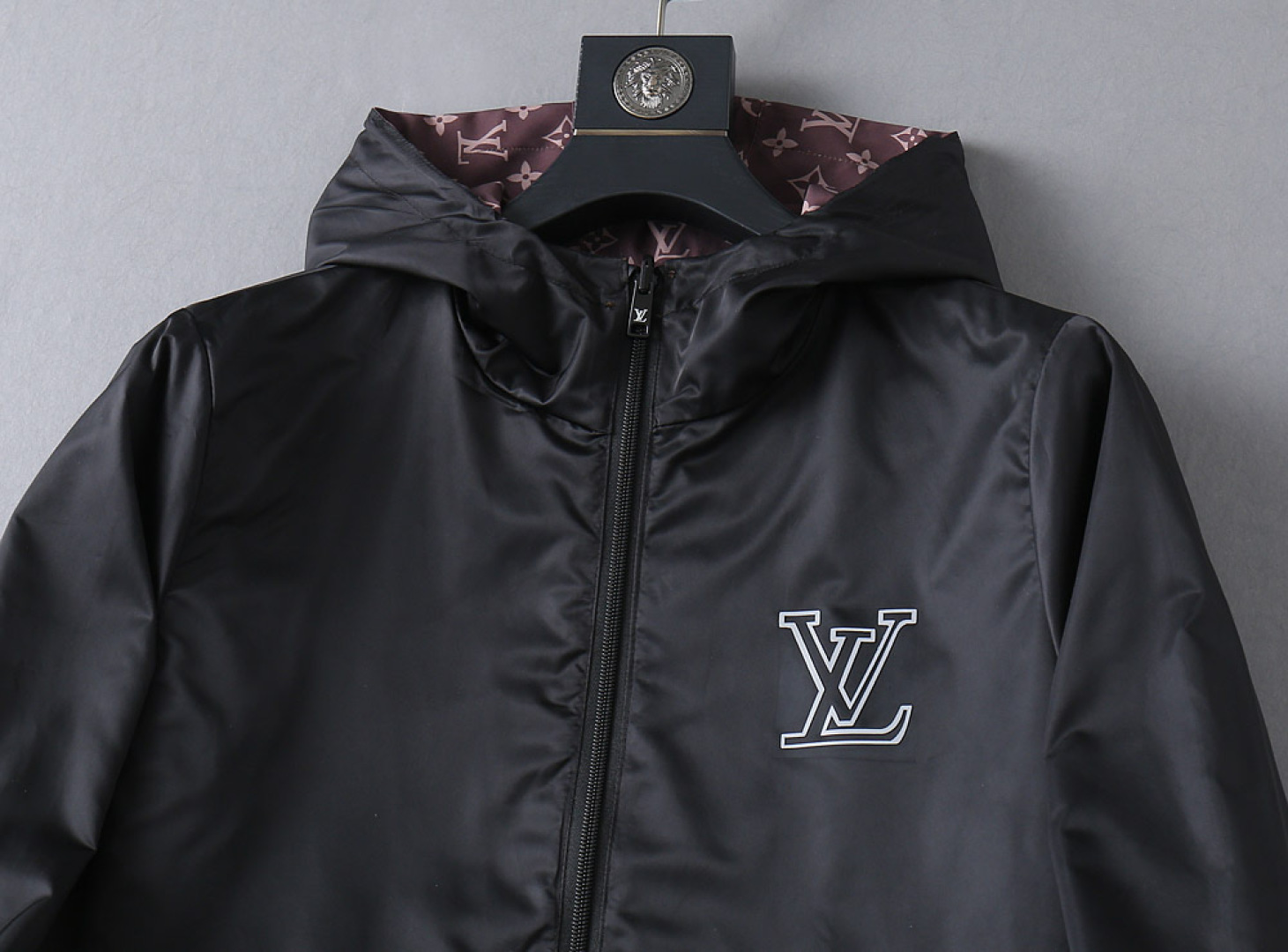 Hoodies & Sweatshirts