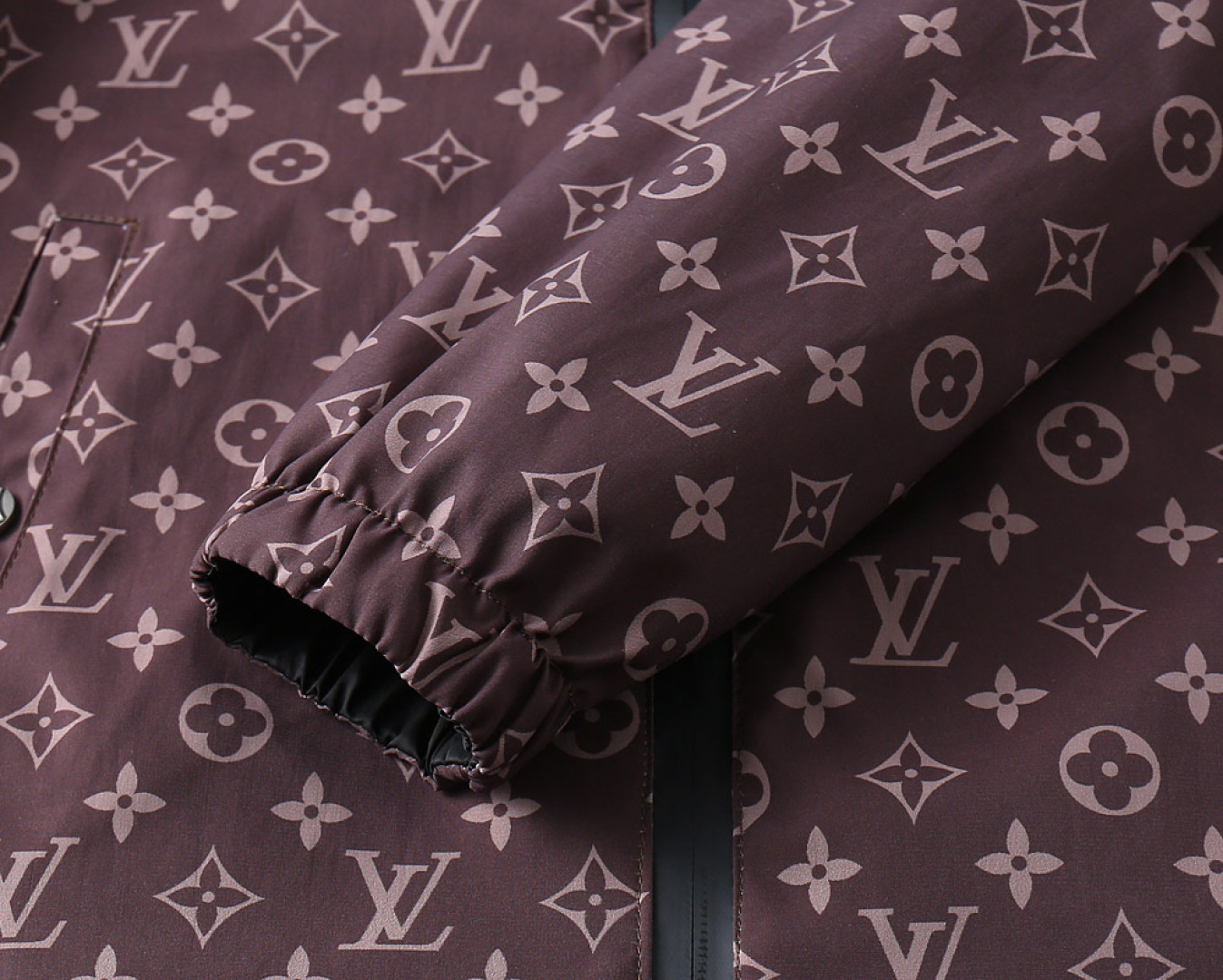 Hoodies & Sweatshirts