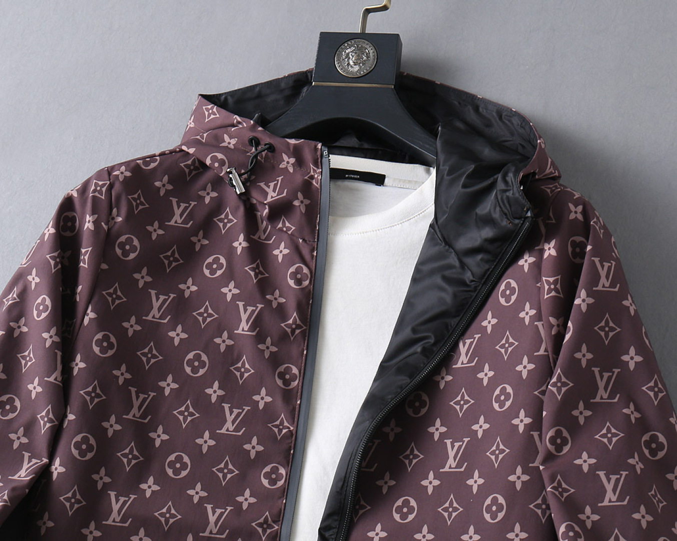 Hoodies & Sweatshirts