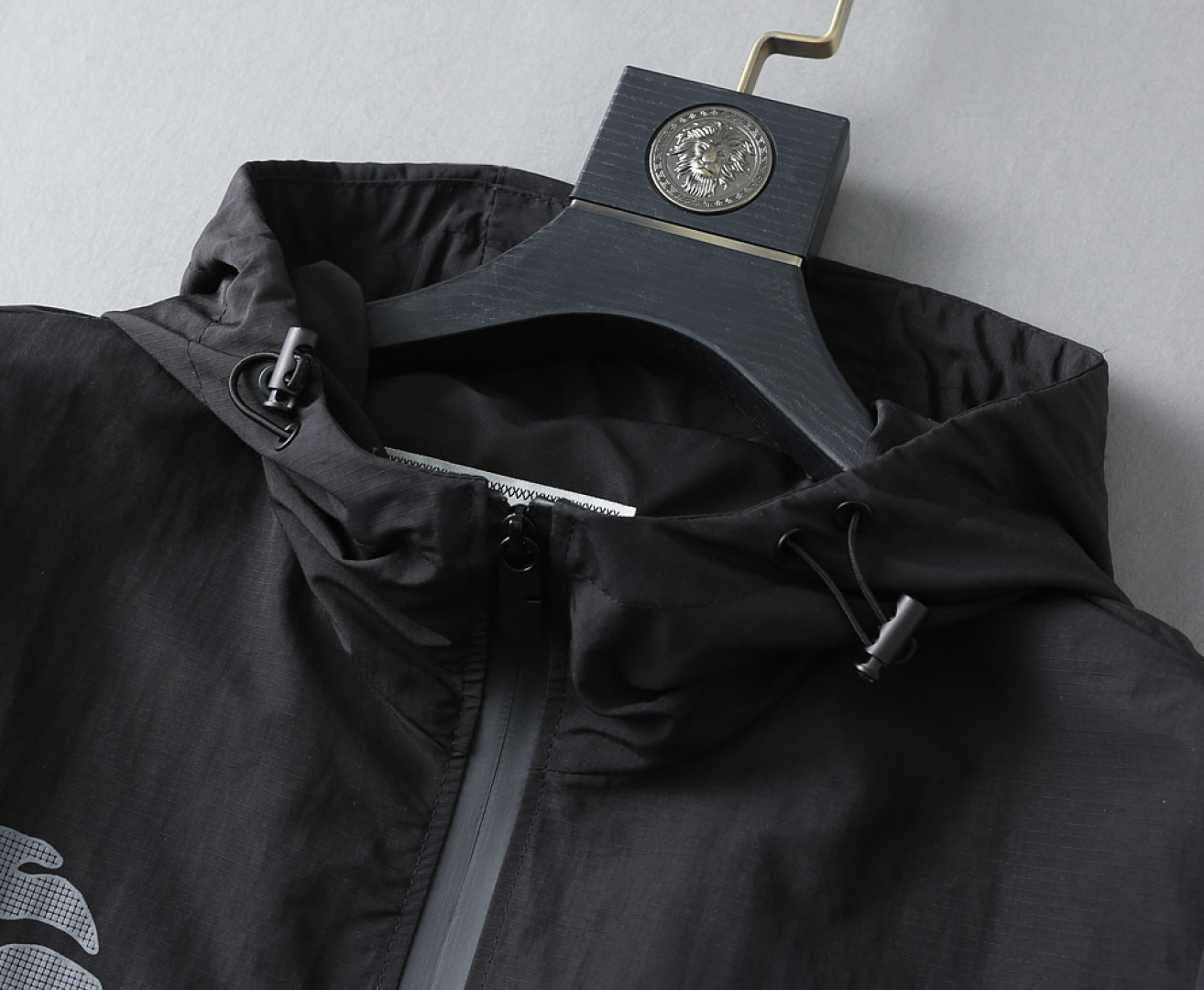 Hoodies & Sweatshirts