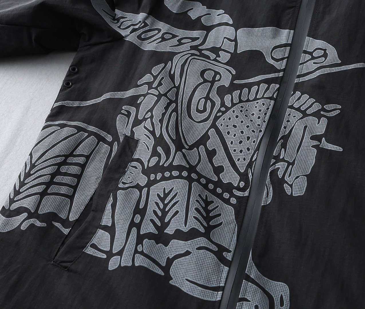 Hoodies & Sweatshirts