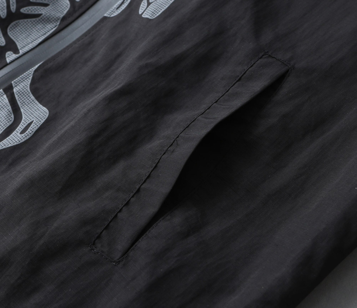 Hoodies & Sweatshirts