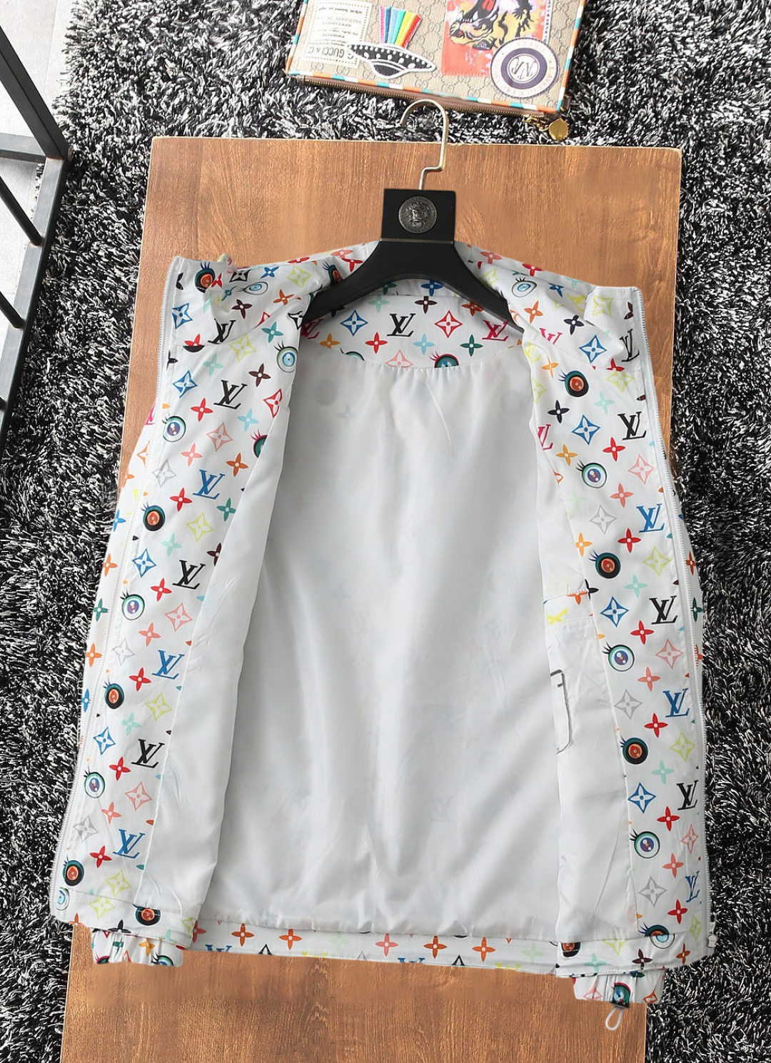 Hoodies & Sweatshirts