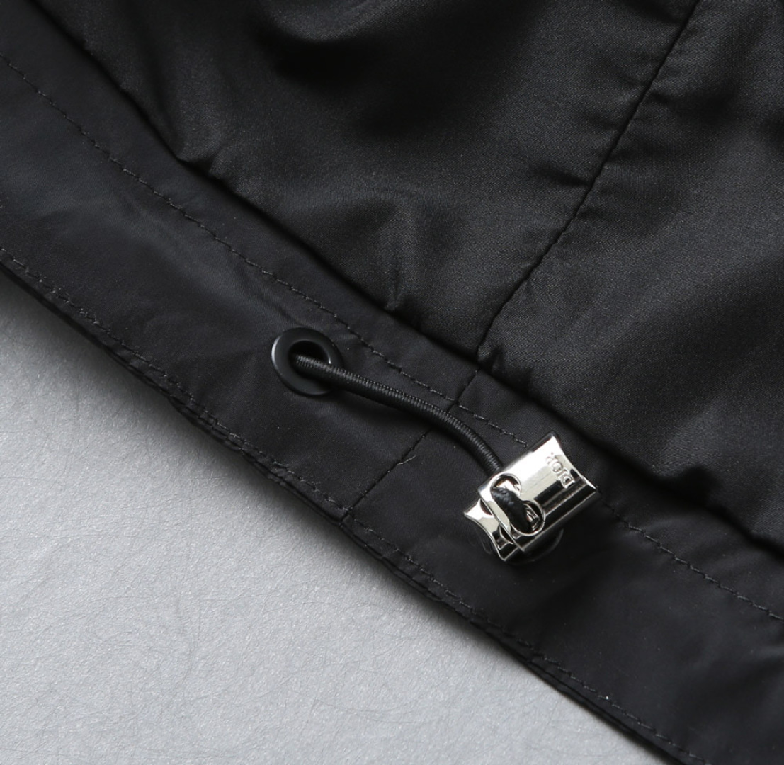 Hoodies & Sweatshirts