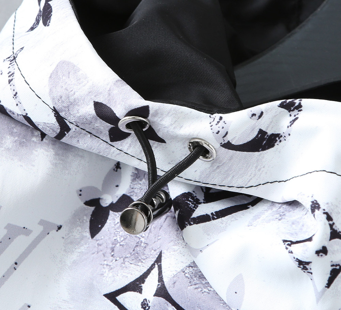 Hoodies & Sweatshirts