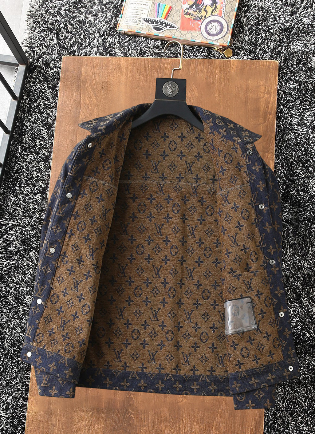 Hoodies & Sweatshirts