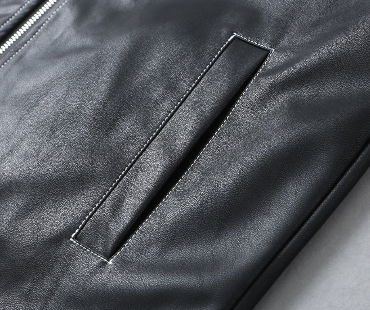 Hoodies & Sweatshirts