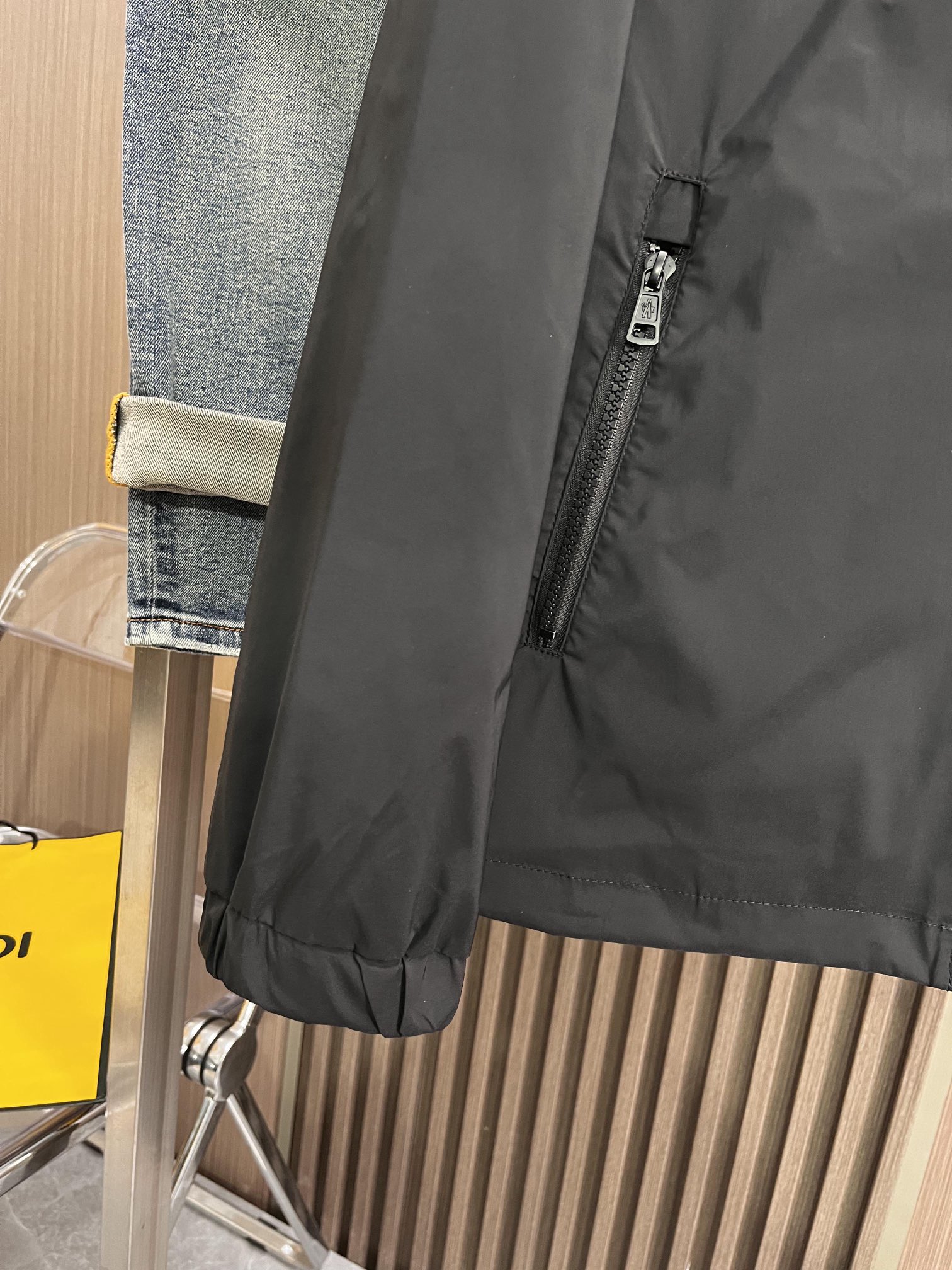 Hoodies & Sweatshirts