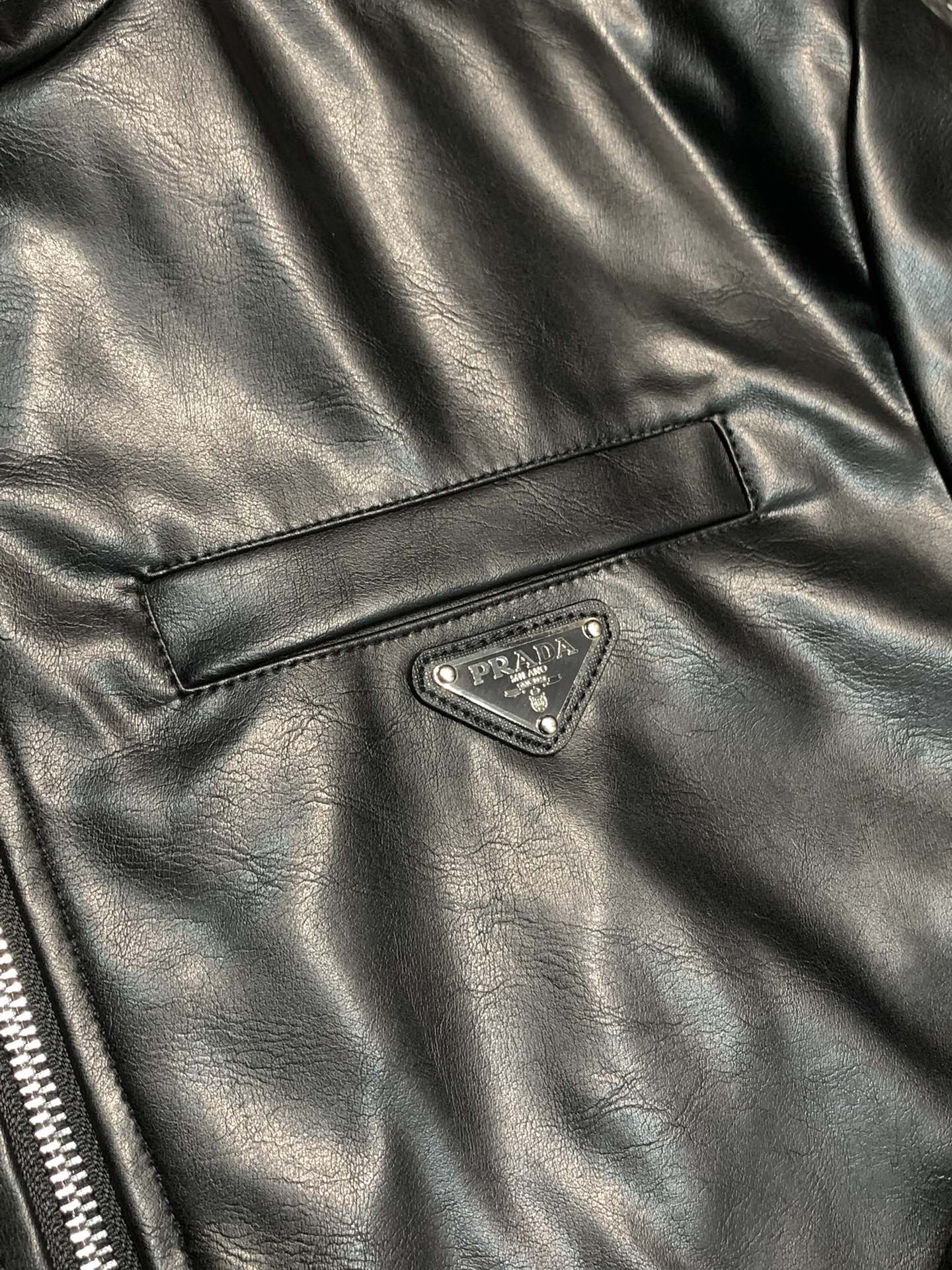 Hoodies & Sweatshirts