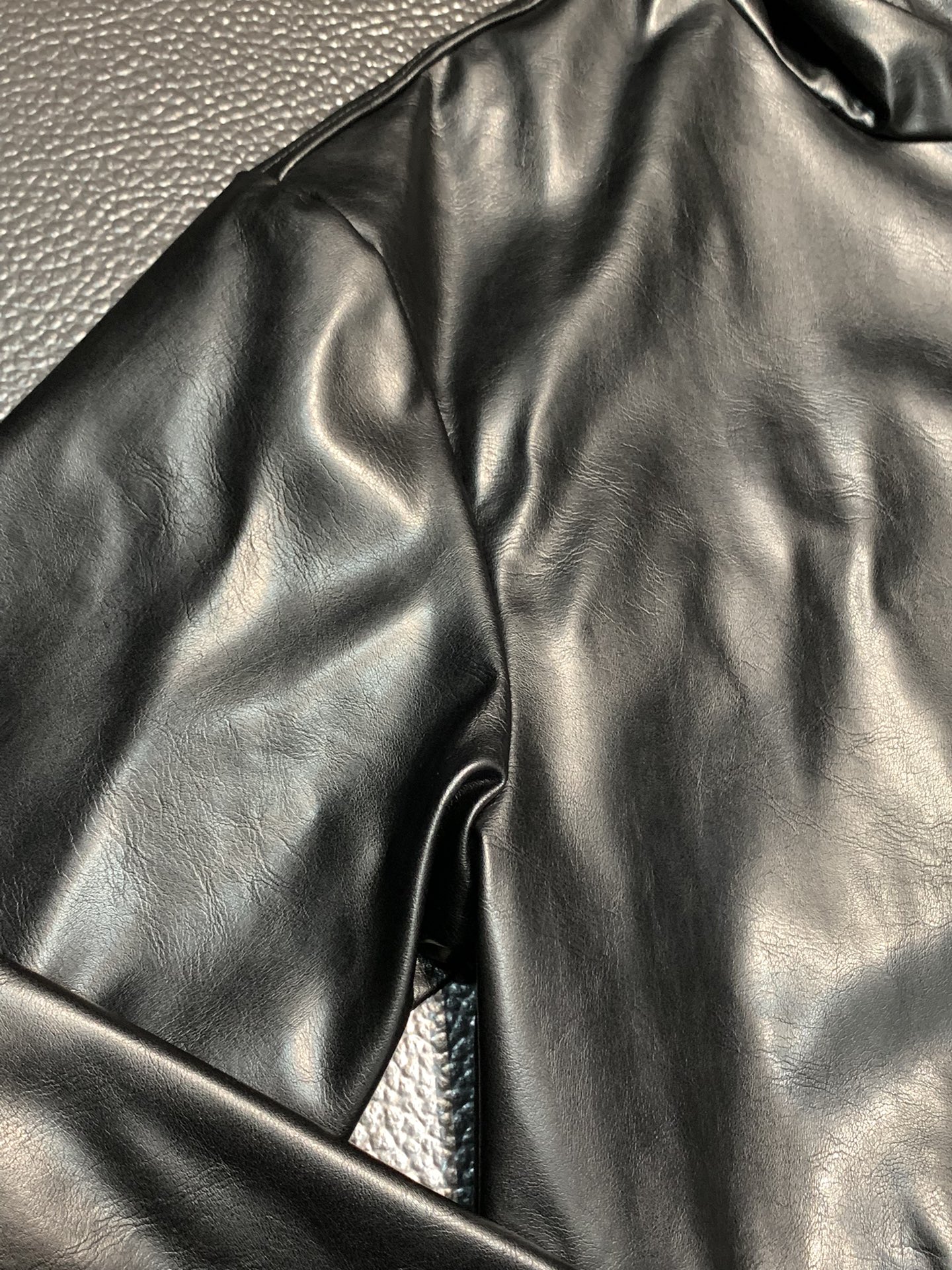 Hoodies & Sweatshirts