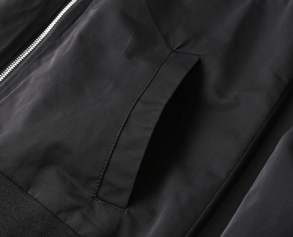 Hoodies & Sweatshirts