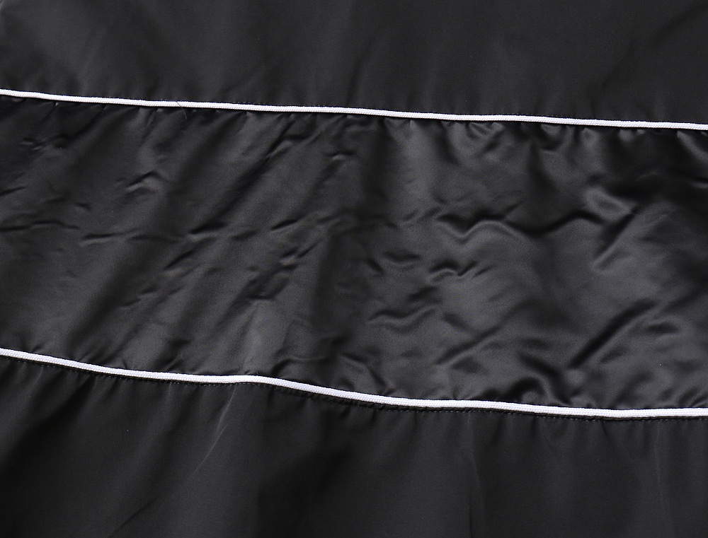 Hoodies & Sweatshirts