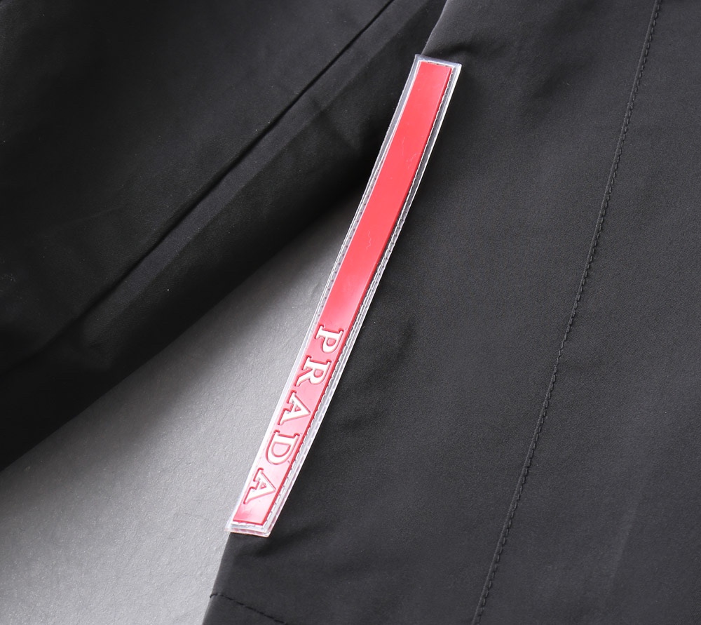 Hoodies & Sweatshirts