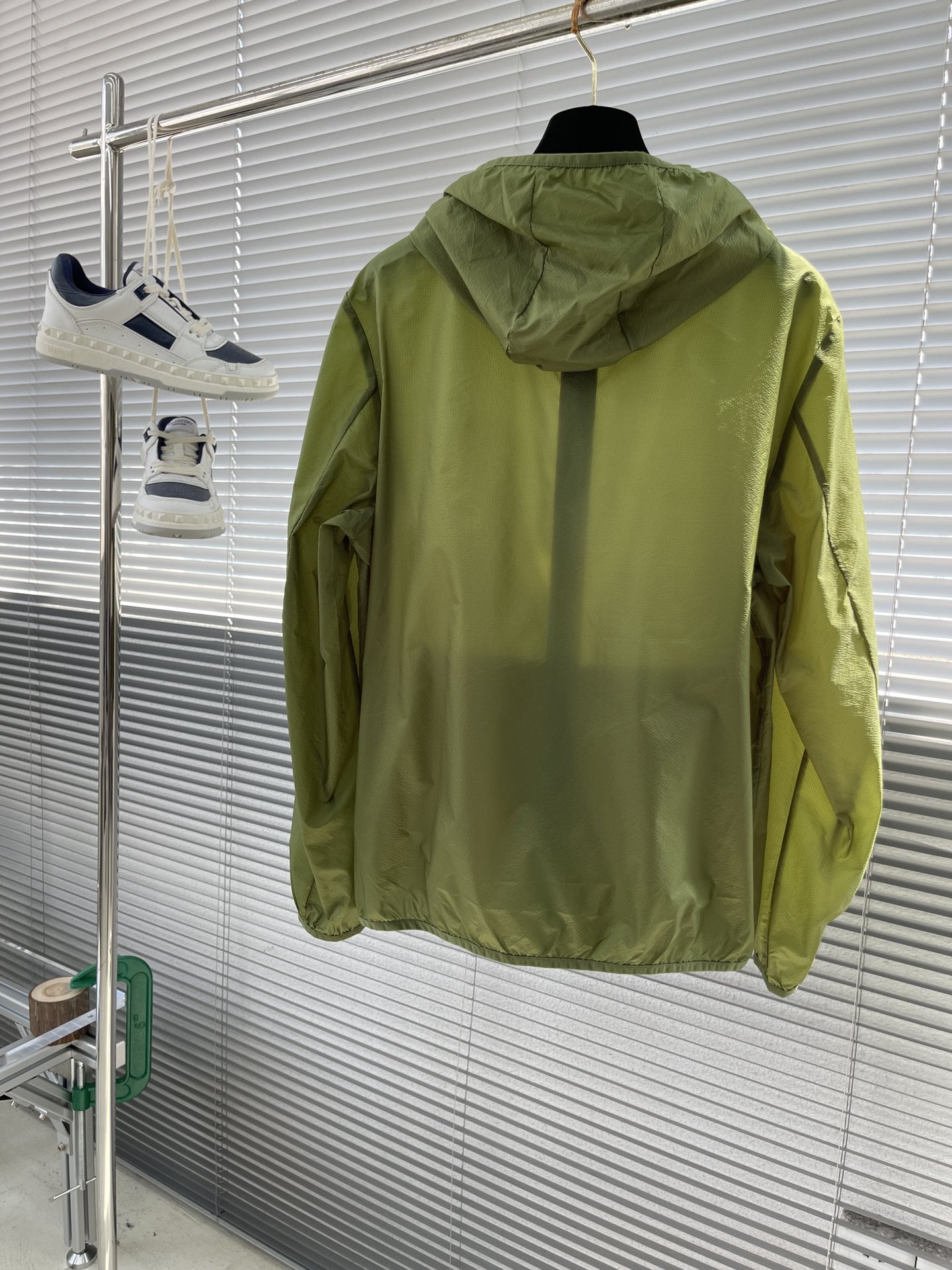 Hoodies & Sweatshirts