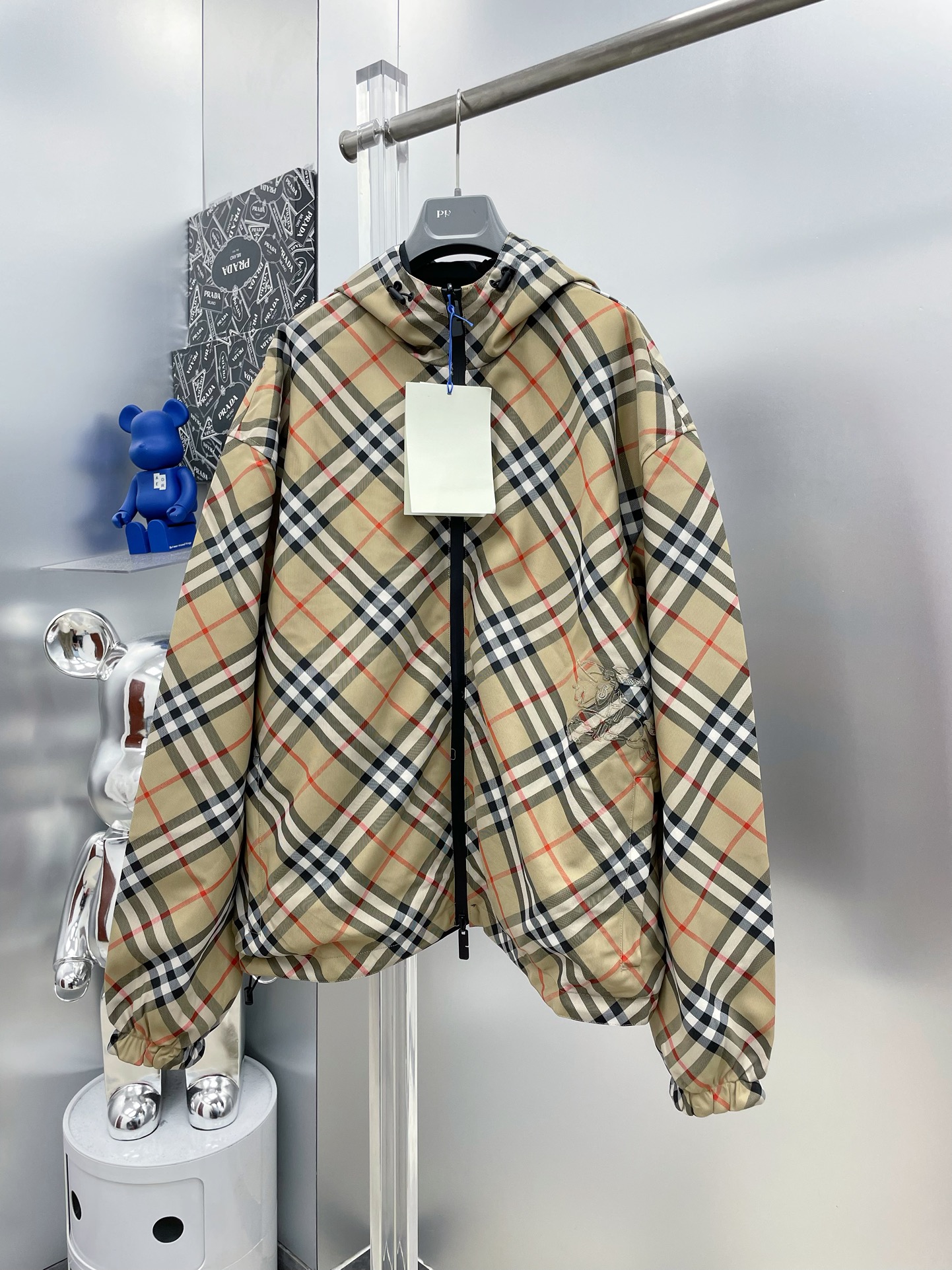 Hoodies & Sweatshirts